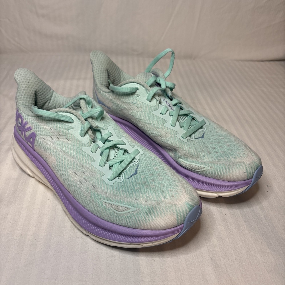 Hoka One Women's Clifton 9 Green Running Shoes Sneakers Size 8.5B w/ Box